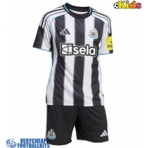 Newcastle United Harvey Barnes #11 Replica Home Minikit 2025-26 Short Sleeve (+ pants)